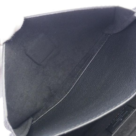 Louis Vuitton My LockMe BB Shoulder Bag Black - Picture 4 of 7